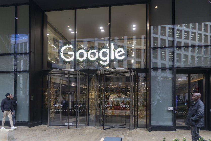 Более 20% инженеров ИИ, нанятых Google в 2025 году, имели опыт работы в компании